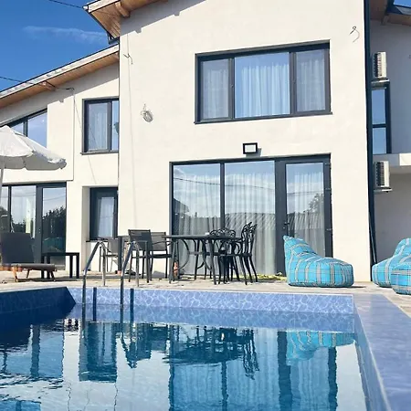 וילה Villa Orlovo *